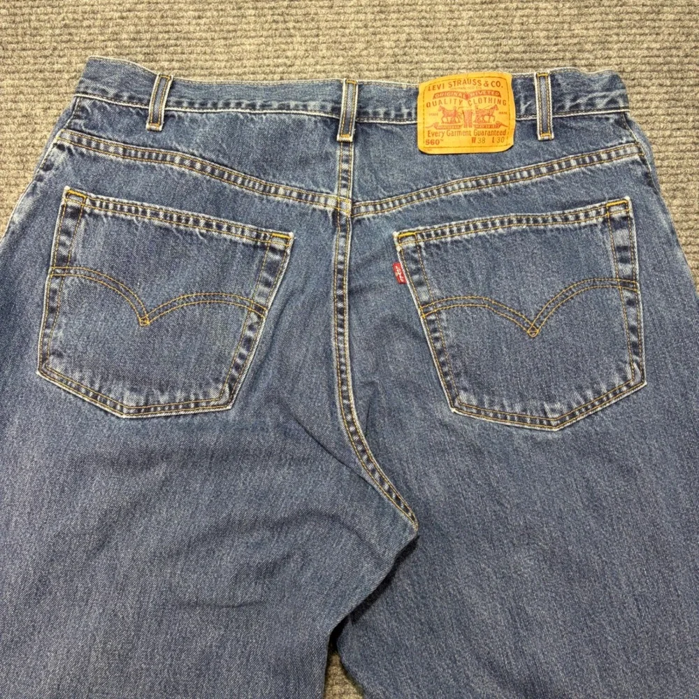 Levis 560 Loose Fit Tapered Leg Jeans Mens 38x30 Blue Denim Made USA 00560-4886
